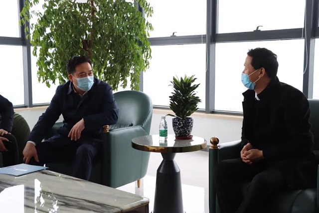 District Government Officials Visited AECS on First Work Day after Spring Festival Holiday
